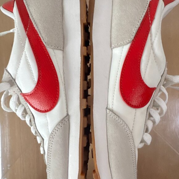 Nike Daybreak Sneakers Summit White & University Red Size 6.5 Retro Streetwear - Picture 12 of 16
